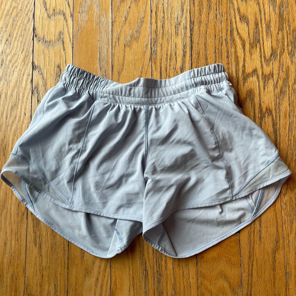LULULEMON Hotty Hot Low-Rise Lined Short 4" Tall Daydream size 6